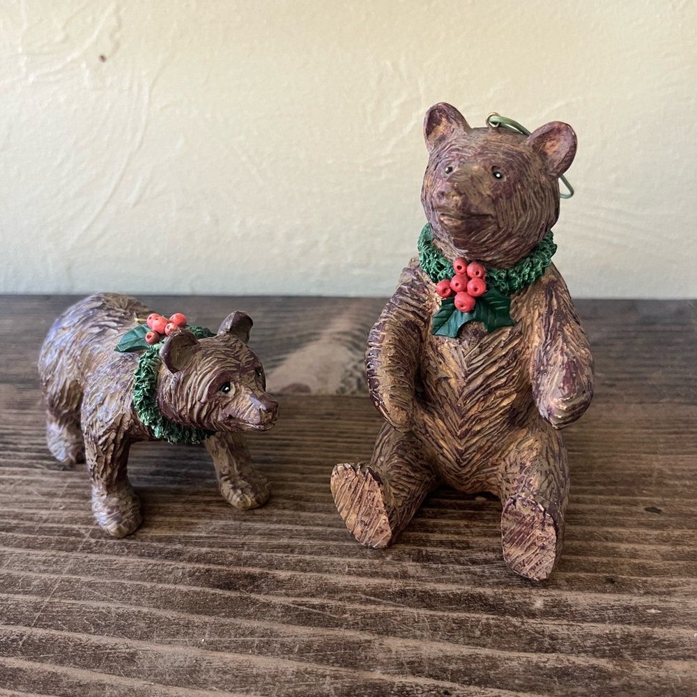 Bear Ornaments Set with Green and Red wreath